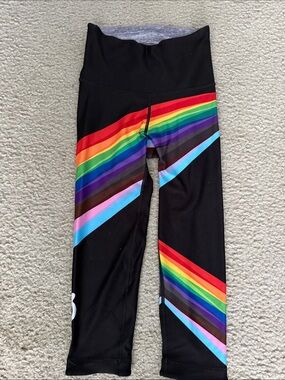 Peloton WITH  Pride 21 Leggings with Rainbow Stripe Detail Capri